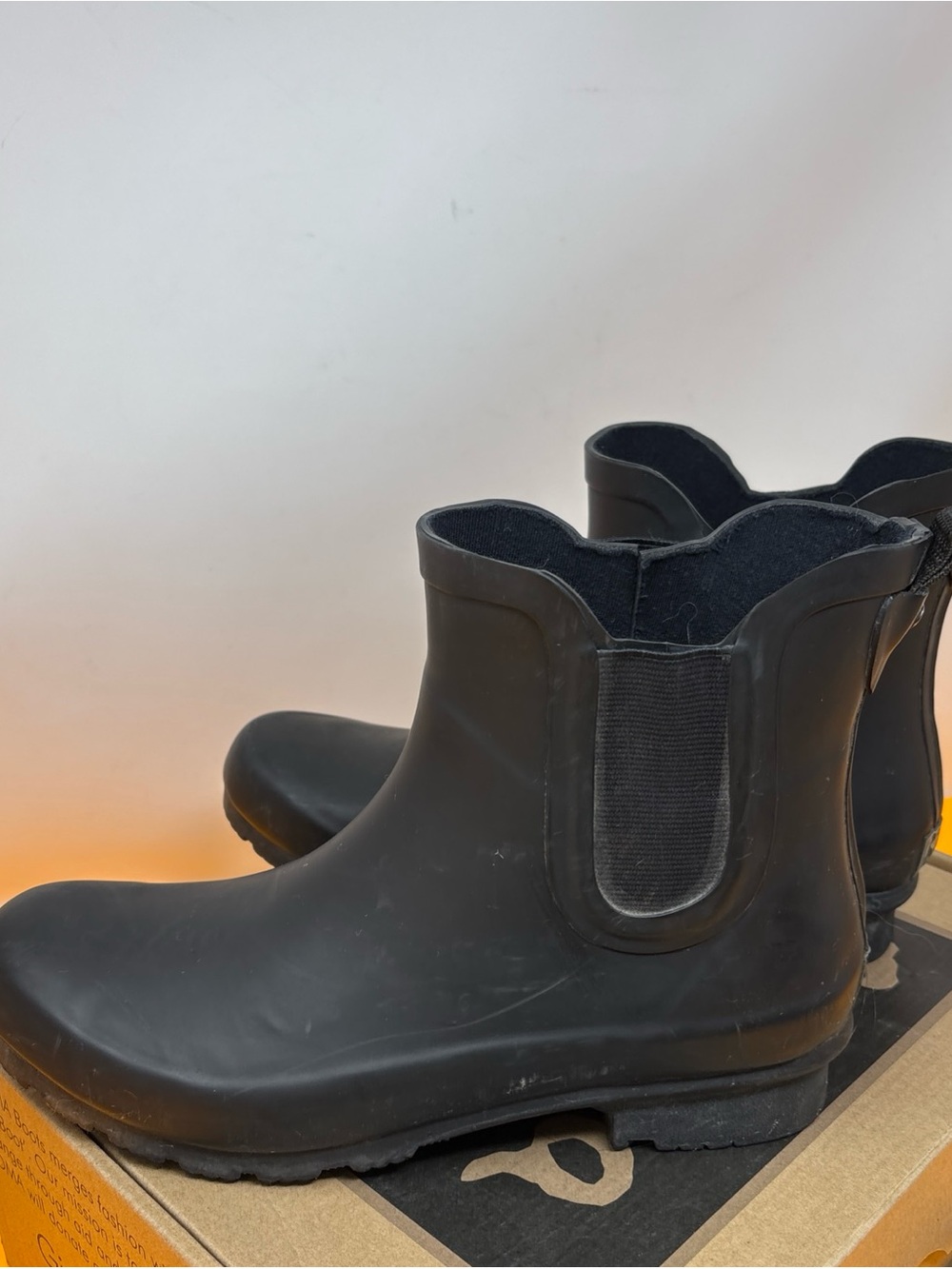 Sz 9 Roma Black Women's Chelsea Rain Ankle Boots used need cleaning 🧽 - Picture 8 of 17